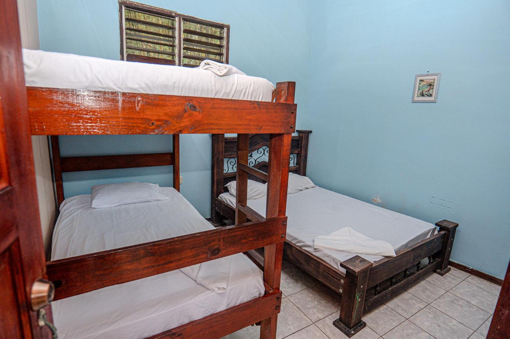 Costa Linda Art Hostel Nationalpark Nationalpark Manuel Antonio Exterior foto